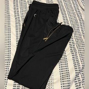 Zyia Black Peak Zipper Joggers xs